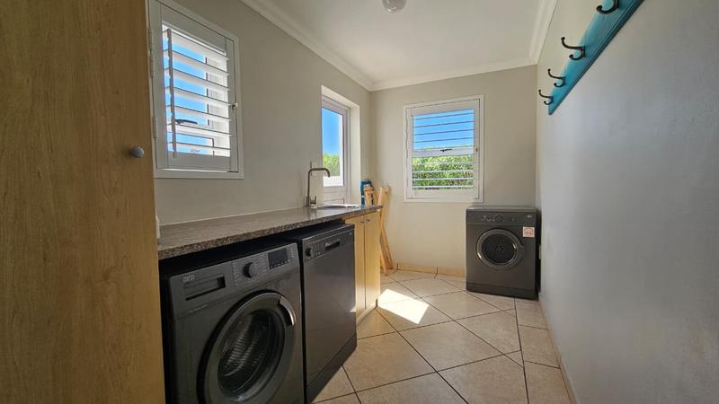 4 Bedroom Property for Sale in Lampiesbaai Western Cape